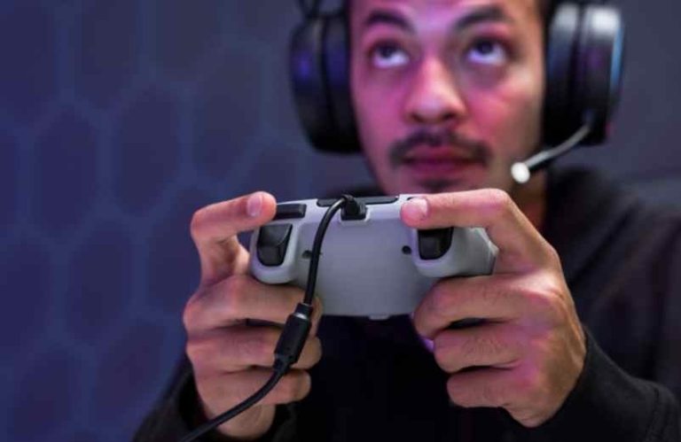 Comment connecter une manette PS5 sur PC avec un câble USB ? Guide